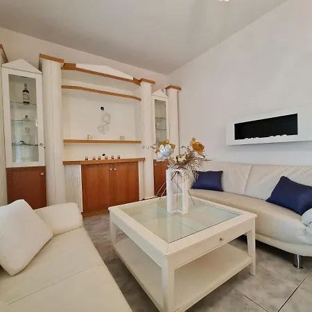 Myrtia Apartamento Pírgos