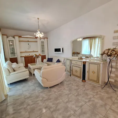 Myrtia Apartment *