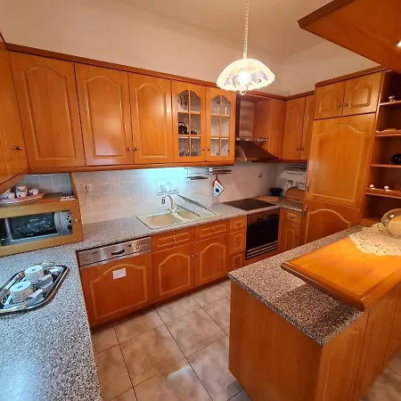 Myrtia * Πύργος